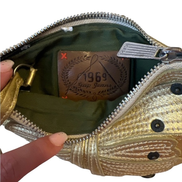 Gap 1969 Vintage Y2K Gold Metallic Leather Butterfly Applique Wristlet Purse - Picture 2 of 7